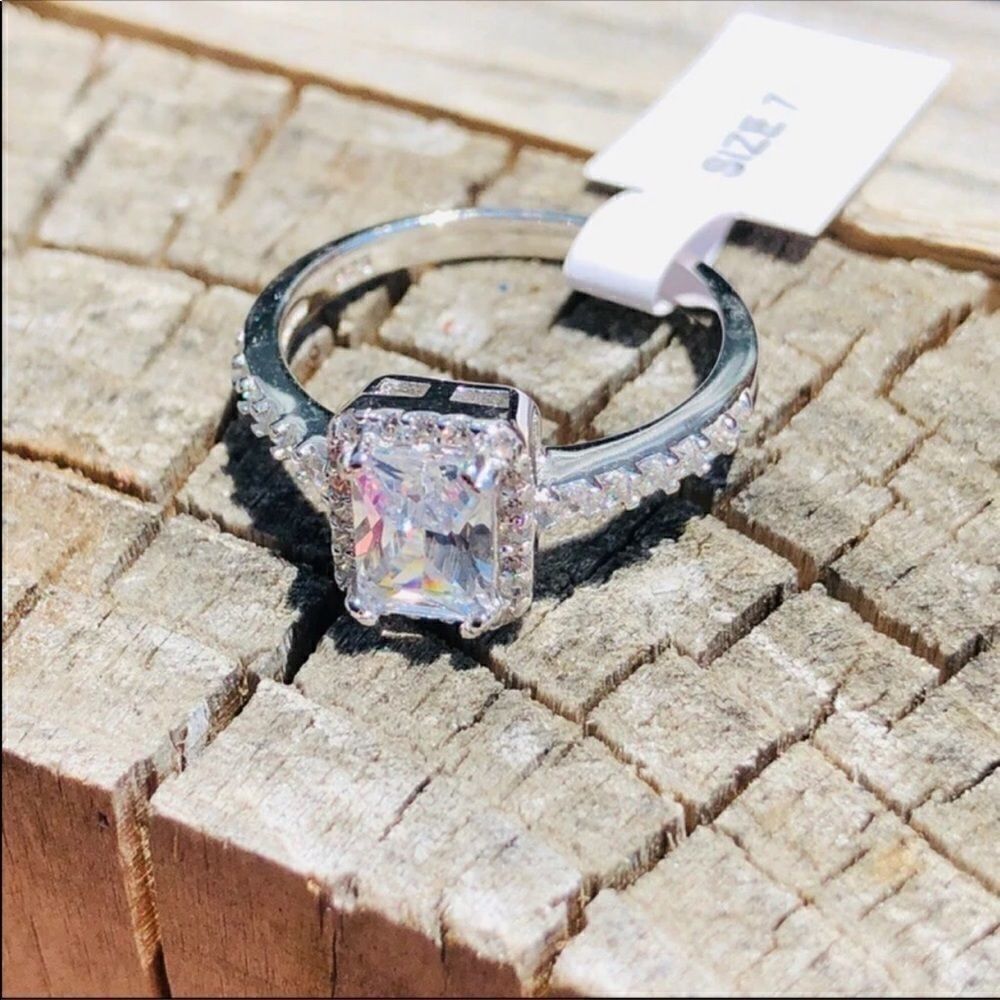 925 Sterling SILVER RING Emerald Cut Size 7